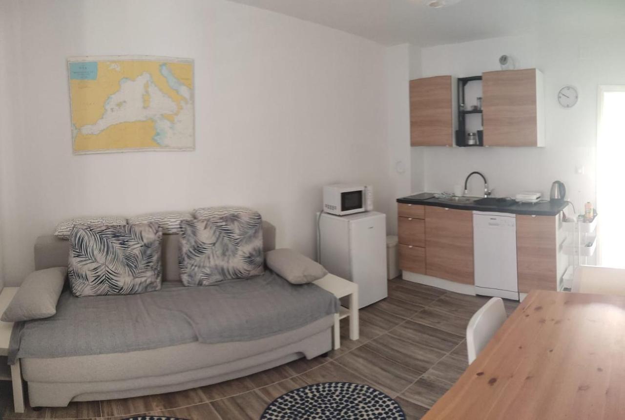 Levant, Cosy And Modern Apartment In Novalja Center Екстер'єр фото